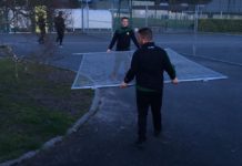 L’image du week end : quand les joueurs du leader de R1 défont le tunnel