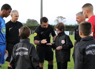 La photo du week end – Quand un arbitre initie à sa fonction