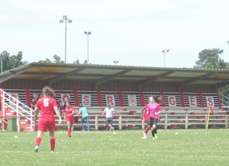 L’Ecole de Foot Féminin ouvre ses portes aux Coqs Rouges !