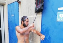 Un système de douche ingénieux à Sainte-Hélène (R2)