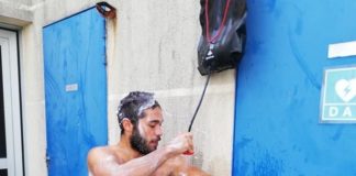 Un système de douche ingénieux à Sainte-Hélène (R2)