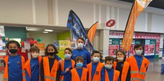 Les U11 de la Jeunesse Villenavaise auprès de la Banque Alimentaire